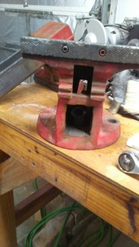 Vise nut in the center